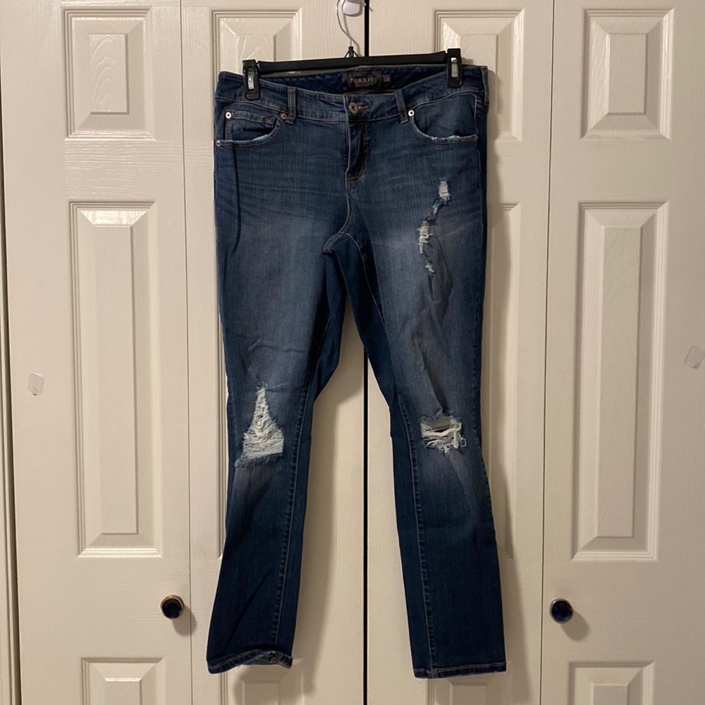 Torrid distressed size 12R jeans